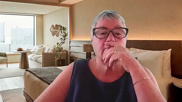 GrannyChrissy68 online show from June 6, 12:44 pm