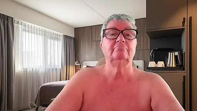 GrannyChrissy68 online show from July 1, 2:16 pm