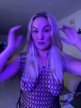 Snapshot of NastyMilf_ chatting on October 11, 6:10 pm NastyMilf online show from October 11, 6:10 pm