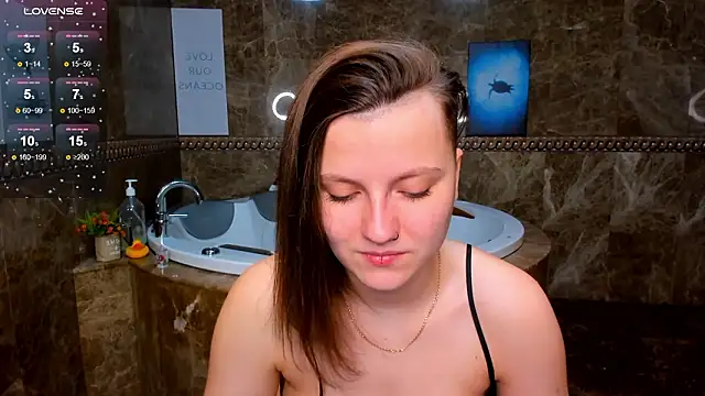 MelindaTin online show from February 6, 12:47 am