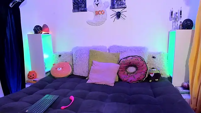 LillyCandy online show from November 1, 5:17 pm