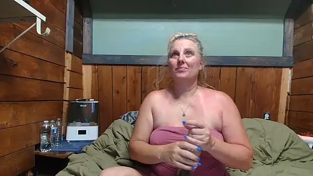 lisaxlovexxx online show from June 14, 3:19 am
