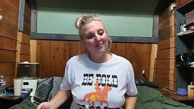 lisaxlovexxx online show from April 18, 2:47 am