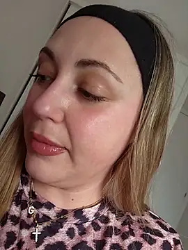 sofiabichota online show from April 26, 3:43 pm