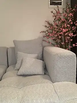 CurvyDesire1 online show from November 10, 9:32 pm