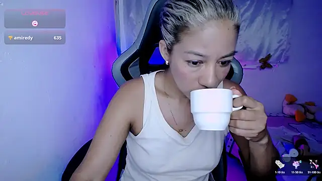 ninatiny online show from November 12, 11:08 am