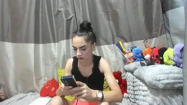 jessystarr online show from December 4, 1:08 am