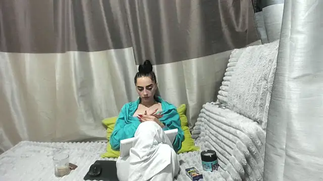 jessystarr online show from November 24, 8:44 pm