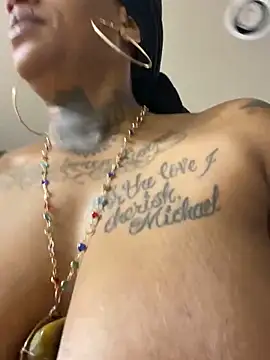 Cherrireddoll online show from February 11, 4:30 pm