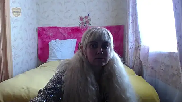 SunnySylvia online show from March 29, 7:29 am