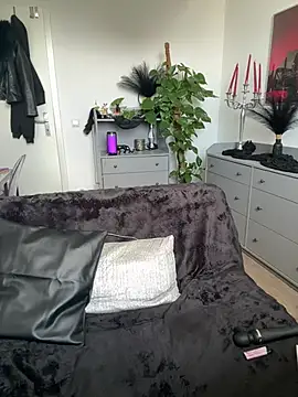 Trixie-Tainted online show from July 13, 2:18 pm