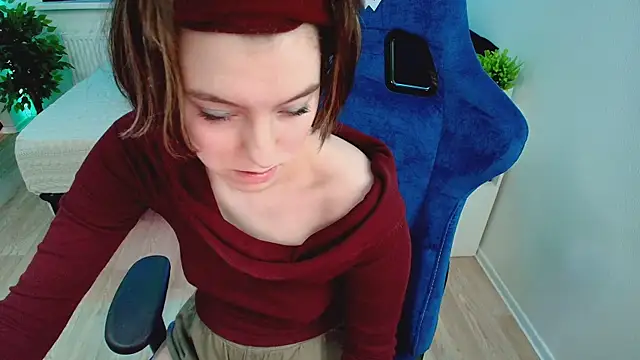 Snapshot of CranberryHot chatting on October 3, 5:34 am CranberryHot online show from October 3, 5:34 am