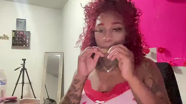 Creamesensation online show from February 15, 8:02 am