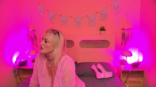 SarahDanielBabestation online show from July 27, 8:06 pm