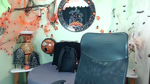 DestinyHills online show from October 24, 12:23 pm