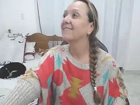 yeslluisa online show from October 11, 10:12 pm