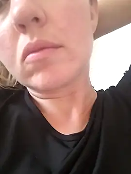 Mllesha74000 online show from April 19, 8:58 am