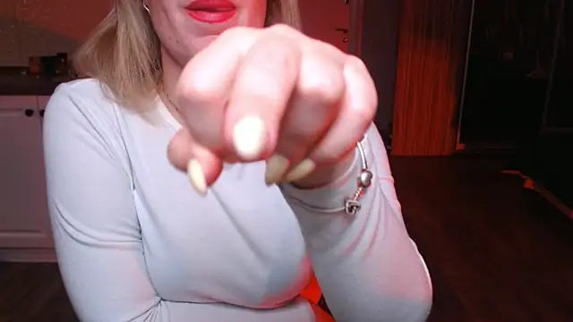 HotTiffani online show from September 26, 4:04 pm