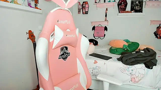 cherrycute online show from December 20, 7:34 am