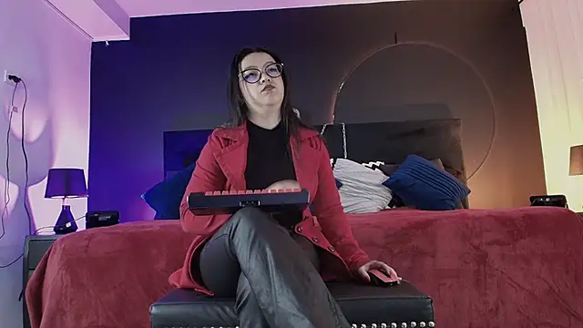  Jade 16 online show from April 16, 11:43 am