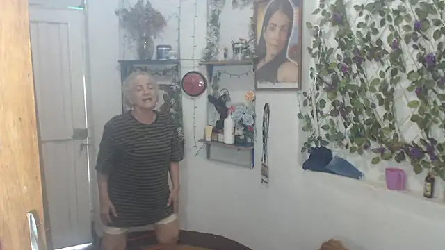 FunnyGrandma online show from July 13, 8:53 pm