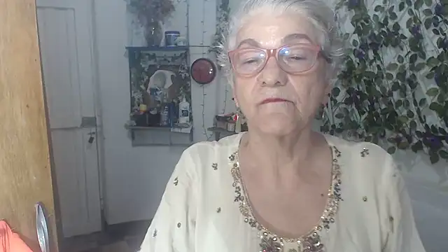 FunnyGrandma online show from June 26, 2:13 am