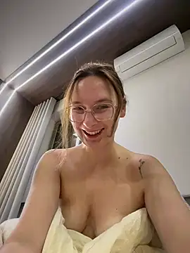 The Snowwhitee online show from July 9, 8:22 pm
