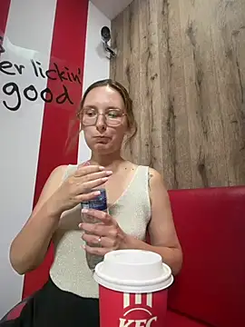 The Snowwhitee online show from July 16, 9:08 pm