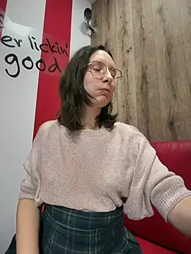 The Snowwhitee online show from March 15, 6:10 pm