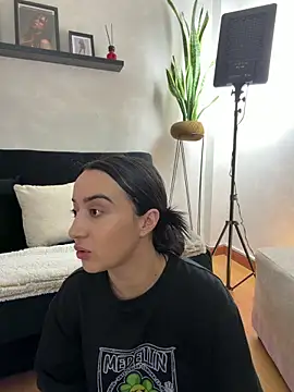 EmmyEvans1 online show from March 14, 3:35 pm