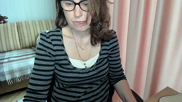 lauraoven online show from May 3, 2:09 pm