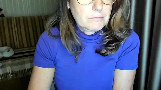 lauraoven online show from October 3, 4:23 pm