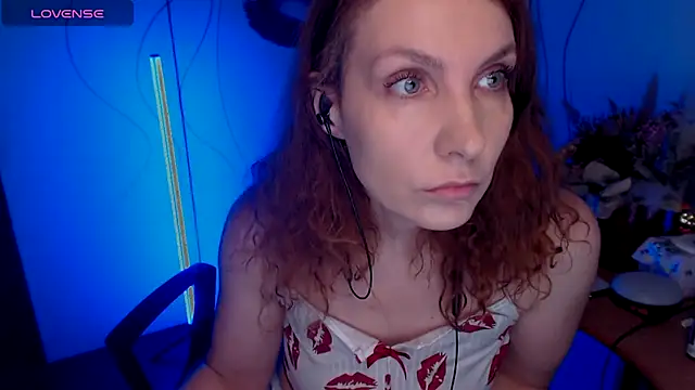 JohansonKatie online show from October 31, 2:57 am