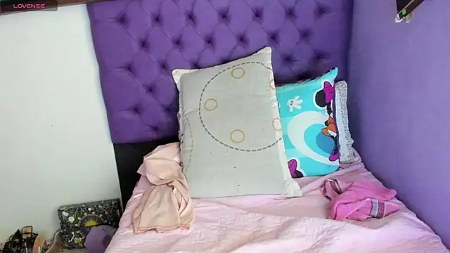 Margoth clain online show from April 4, 12:37 pm