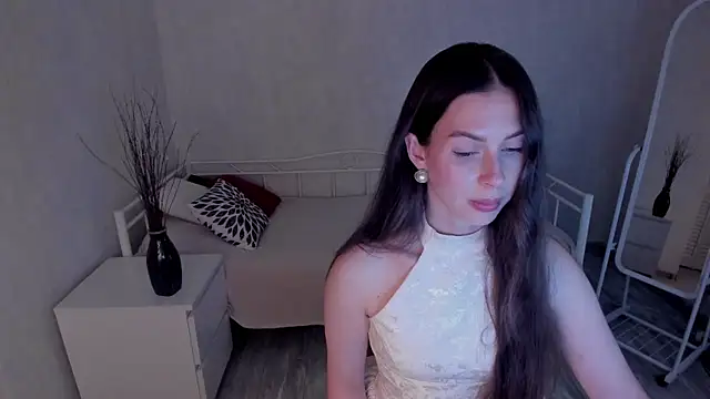 Teresa Hardly online show from August 8, 8:17 pm