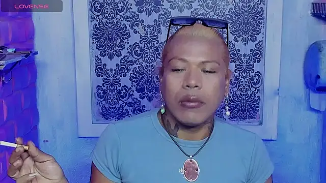 tsviolett online show from December 2, 6:32 pm