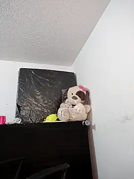 doucebrune online show from March 25, 3:56 am