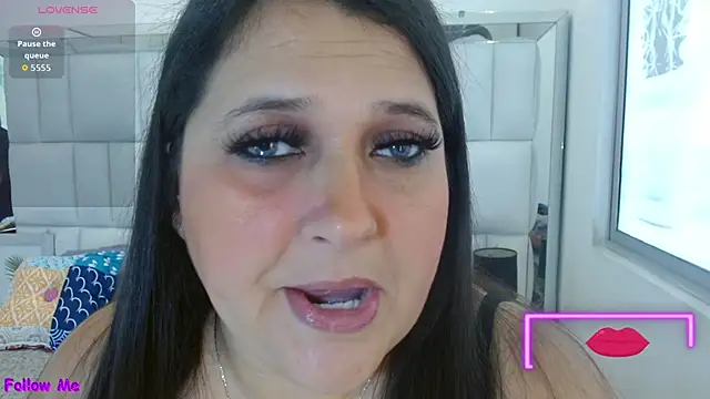 Kerly Doll online show from November 22, 8:22 pm