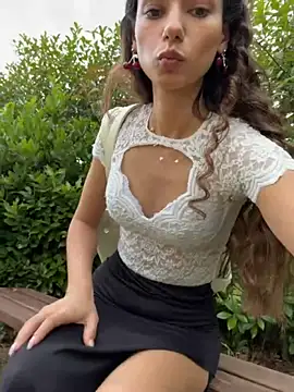  MiaQueen  online show from June 4, 3:49 pm