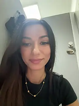  MiaQueen  online show from April 3, 10:52 pm