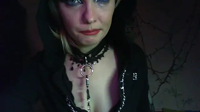 WildMissNiks online show from February 26, 8:46 am