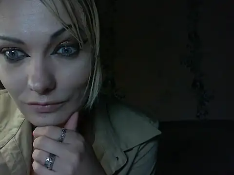 WildMissNiks online show from July 10, 8:37 am