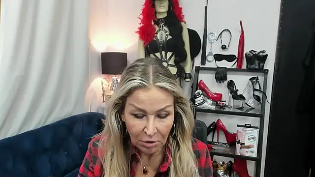 crystaLUX online show from September 26, 6:00 am