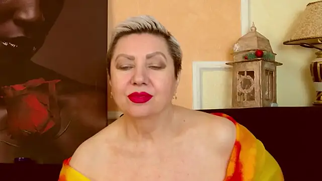 LadyPosh online show from February 19, 10:30 pm