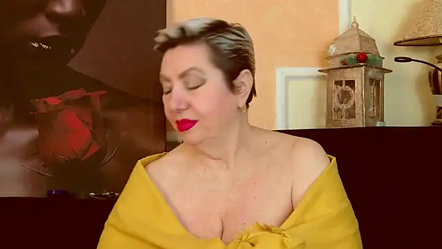 LadyPosh online show from April 9, 8:14 pm