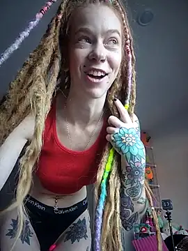 LucidLucy online show from December 1, 3:04 pm