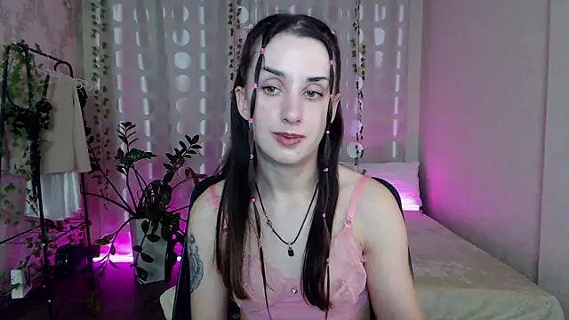 FranceskoJones online show from September 19, 5:01 pm