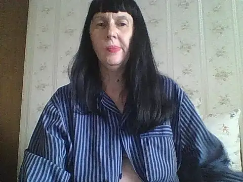 MelanyBanks online show from June 14, 7:42 am