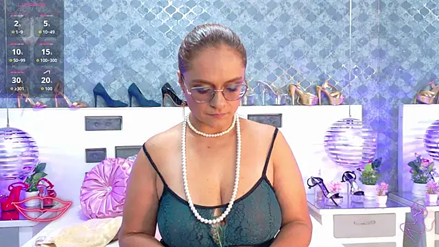Snapshot of MarilynVega1 chatting on September 29, 8:47 pm MarilynVega1 online show from September 29, 8:47 pm