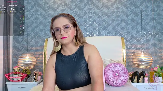Snapshot of MarilynVega1 chatting on October 10, 8:47 pm MarilynVega1 online show from October 10, 8:47 pm